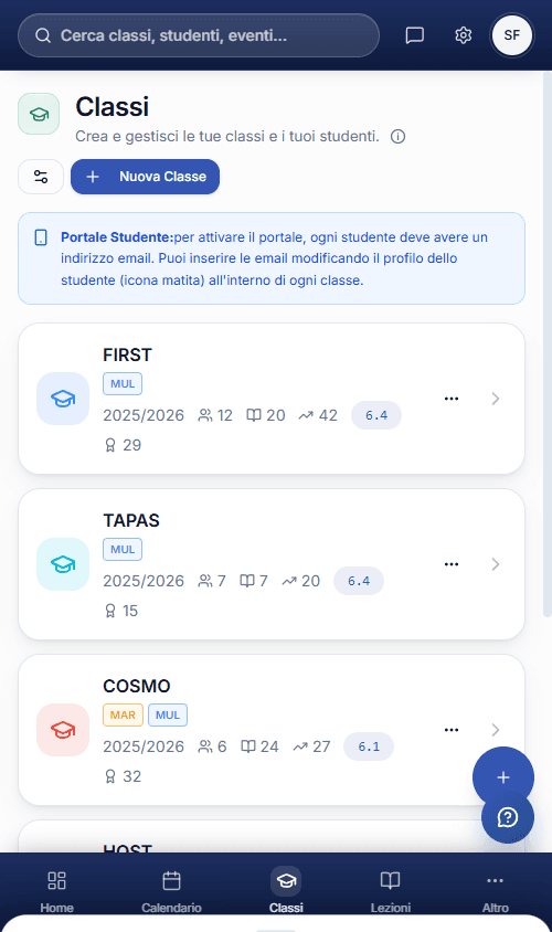 Vista mobile della pagina Classi con card scrollabili